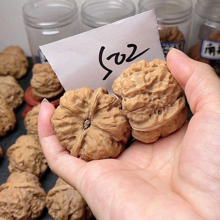 用***4我在外面吃东西了哈