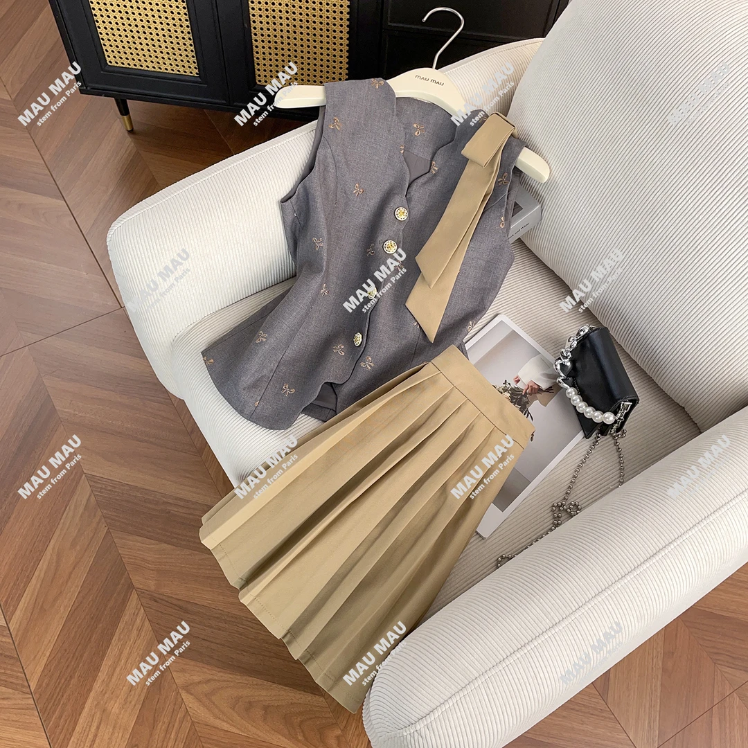 2025夏季新款复古刺绣收腰马甲+棕色百褶半裙两件套DY7687