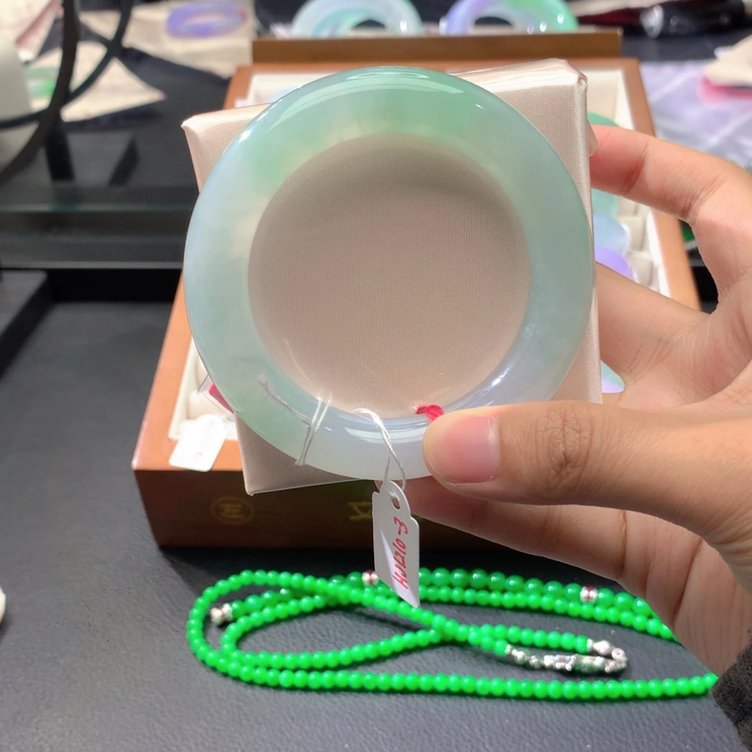 翡翠未镶嵌手镯圆条