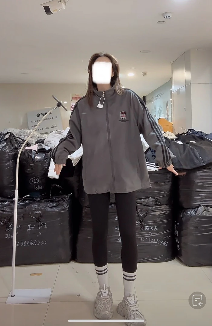 【柒汐】推荐春季简约条杠拼色休闲外套676