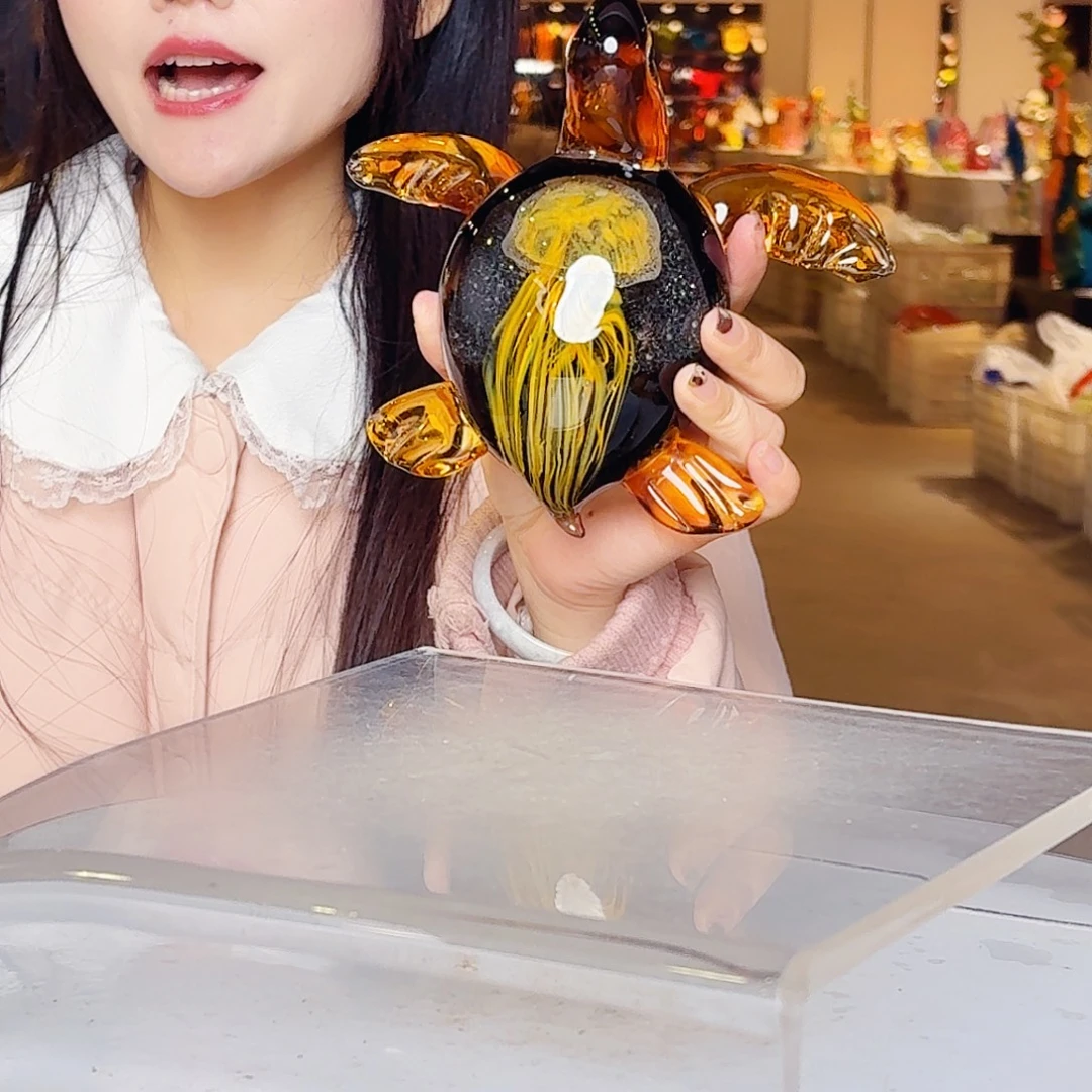 琉璃手工艺品琉璃岛上有个叫小