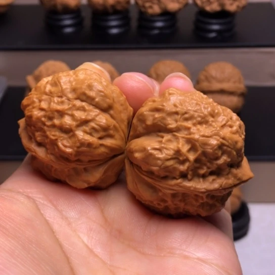 文玩核桃把件刺甲苍龙5