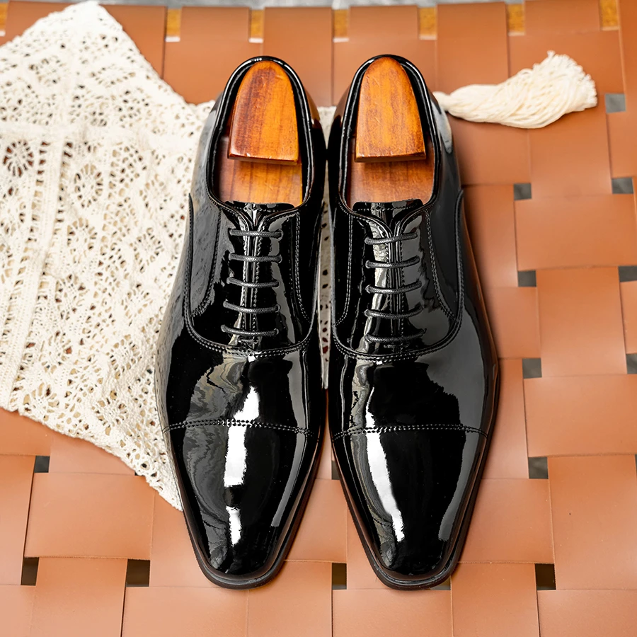 新款商务三接头牛津鞋男士牛皮鞋绅士漆皮亮面男鞋舒适百搭琴底鞋