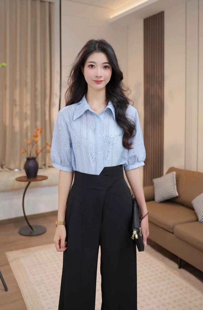 【粤粤】蓝色刺绣烫钻中袖衬衫女2025夏季洋气百搭宽松显瘦上衣