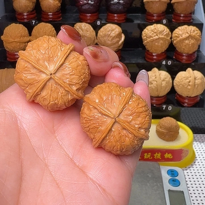 文玩核桃把件四棱…………100号