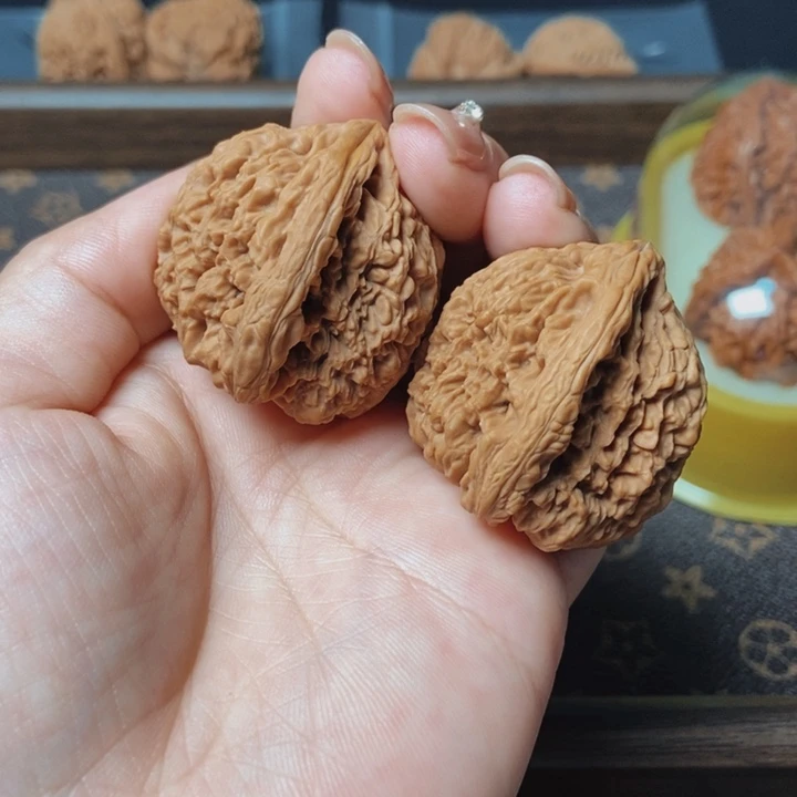 西***道文玩核桃吊坠南疆