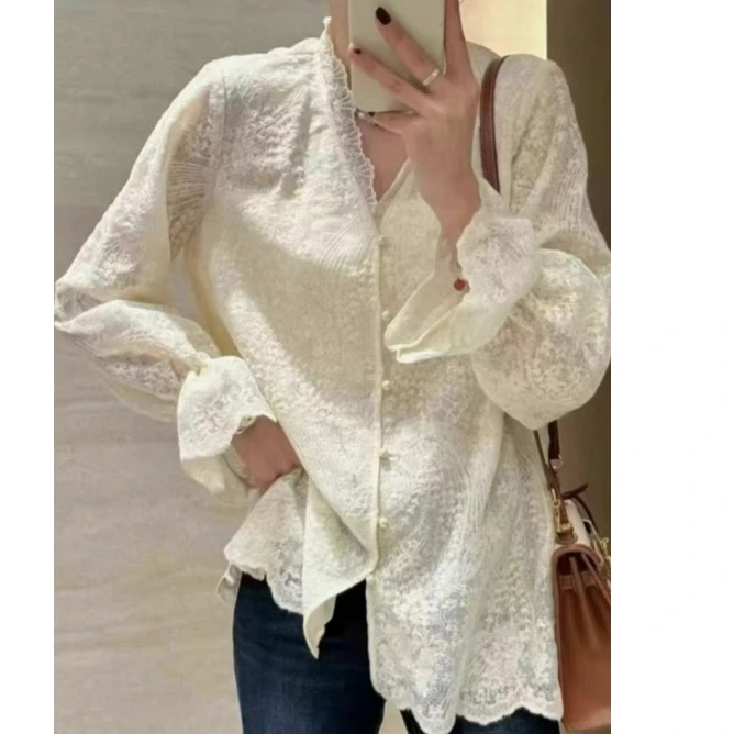 [麦霓严选]韩系V领长袖蕾丝衫9034