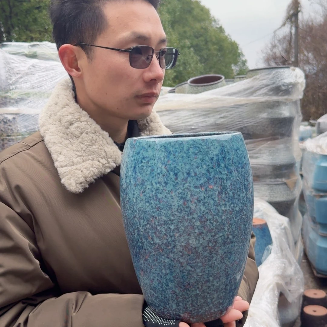 紫砂公道杯口17高27（一个蛋壳蓝雪花