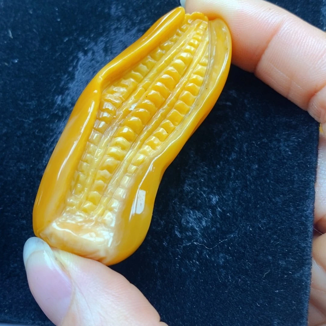 未镶嵌石英质玉（黄龙玉）颈饰