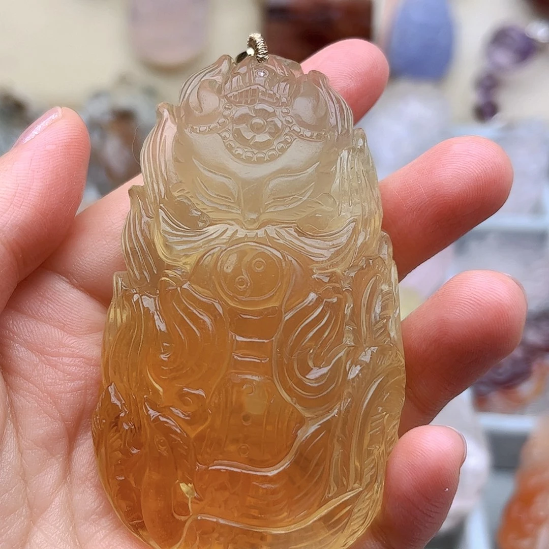 水晶吊坠(不含链)未镶嵌八**?