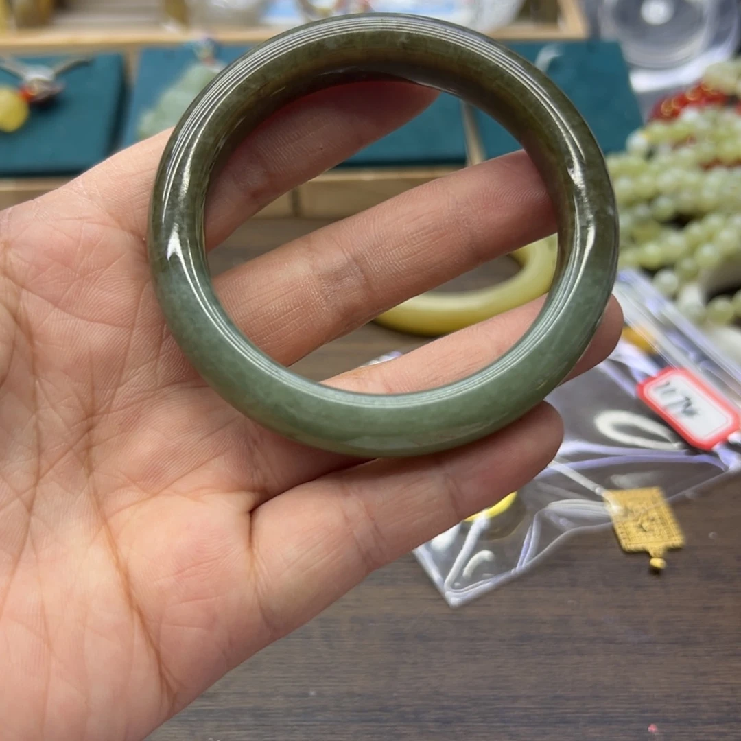 和田玉未镶嵌手镯56.3圈围1581