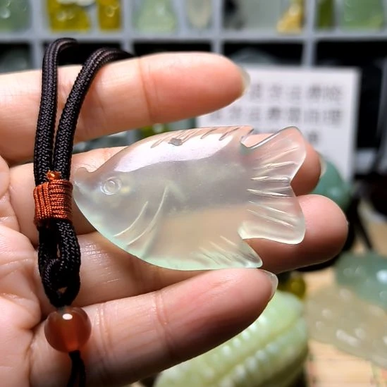 未镶嵌蛇纹石玉颈饰