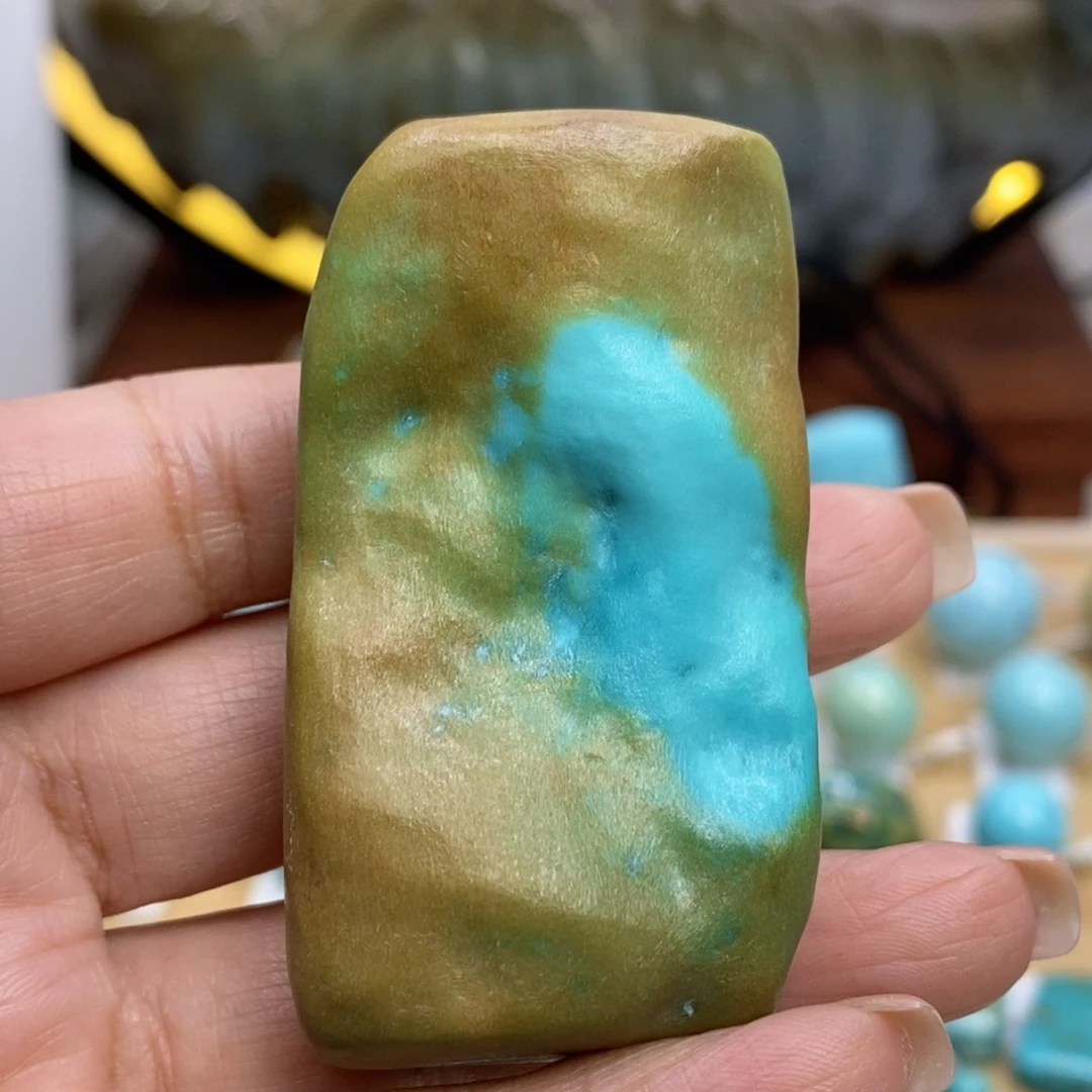 绿松石未镶嵌珠宝奇石