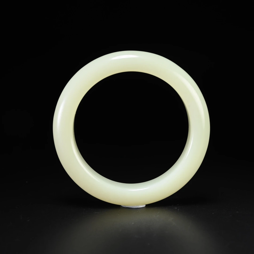 lot8807和田玉黄玉手镯/保利