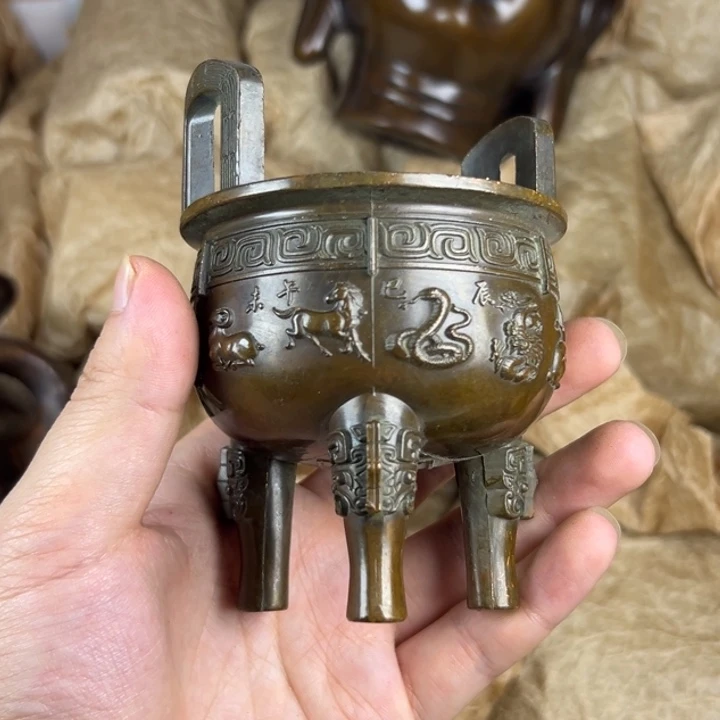 创意设计铜器摆件