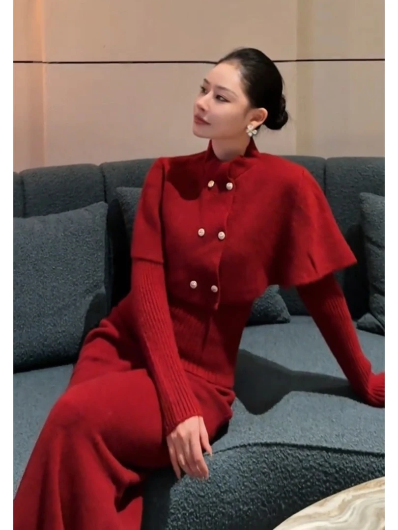 巨好看的秋冬装一整套名媛气质高端小香风红色斗篷毛衣半身裙套装