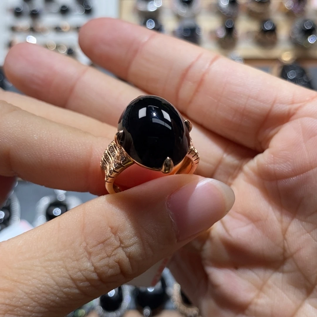 18K金镶嵌戒指翡翠墨翠