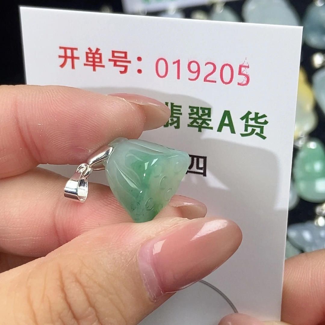 翡翠未镶嵌颈饰天然