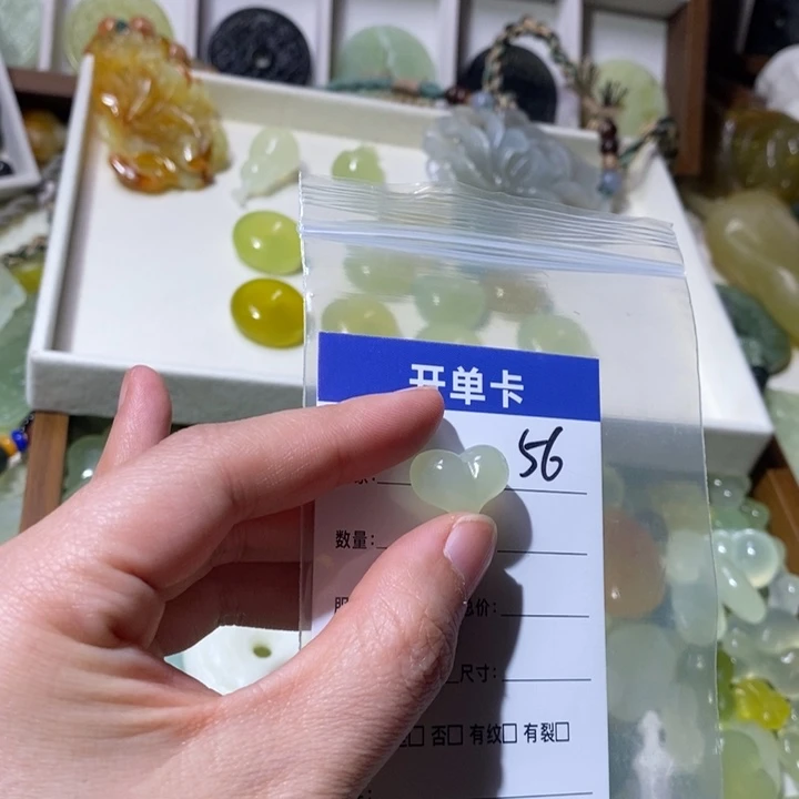 蛇纹石玉合金颈饰