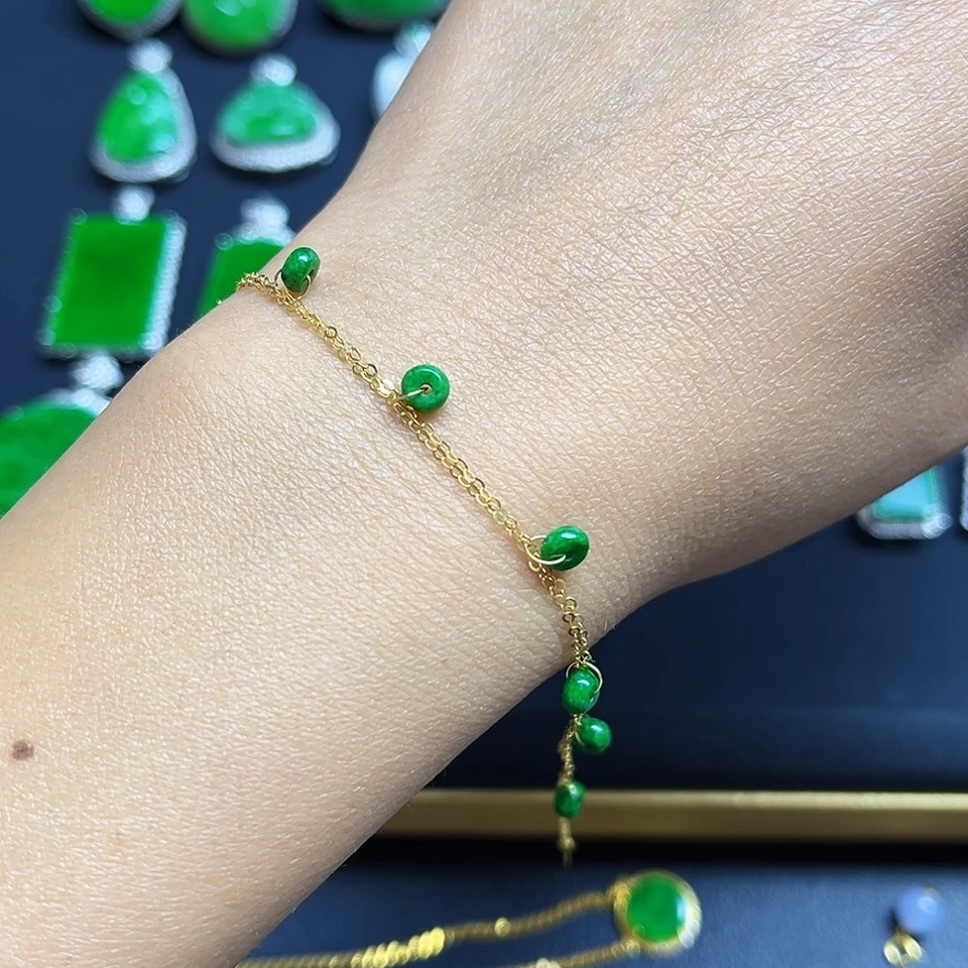 翡翠18K金镶嵌颈饰