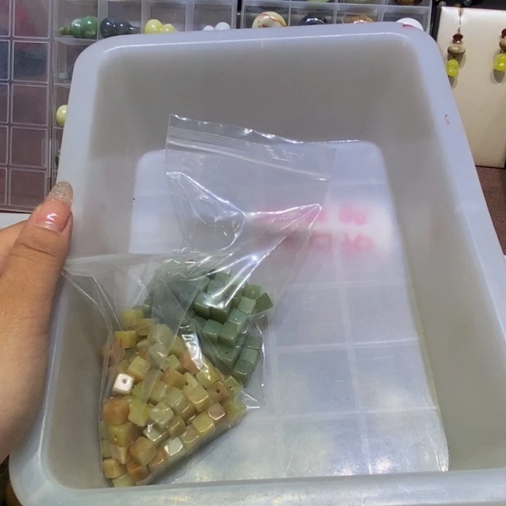 蛇纹石玉未镶嵌颈饰?***?53
