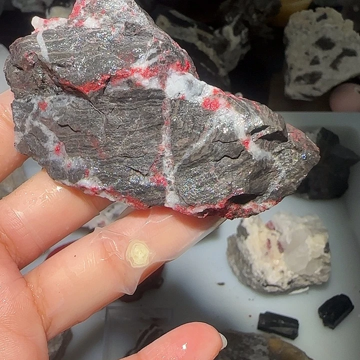 冬***丝天然辰砂天然朱砂原石毛料