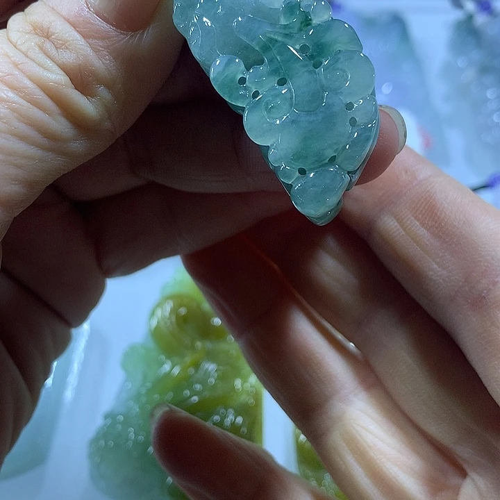 翡翠未镶嵌颈饰天然翡翠A货吊坠