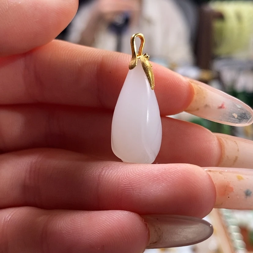 【闪购商品】和田玉18K金镶嵌吊坠(赠链)