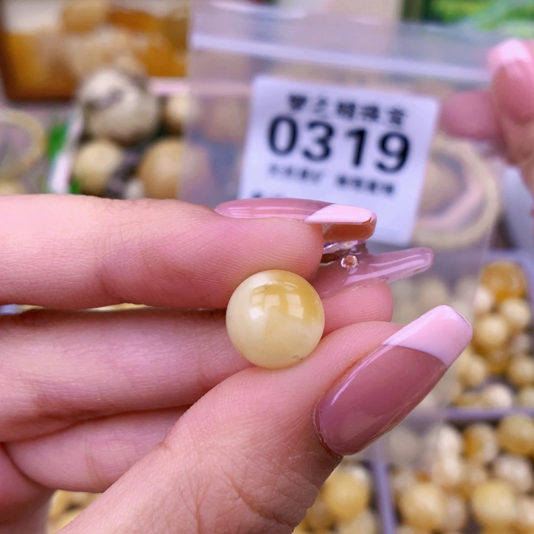 未镶嵌琥珀珠宝奇石10.2