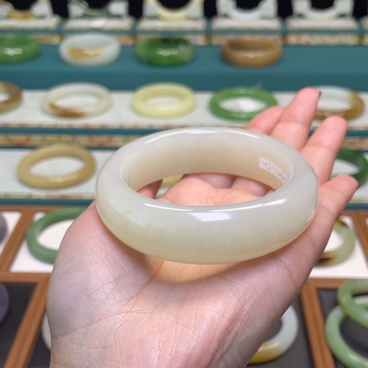 和田玉手镯未镶嵌58