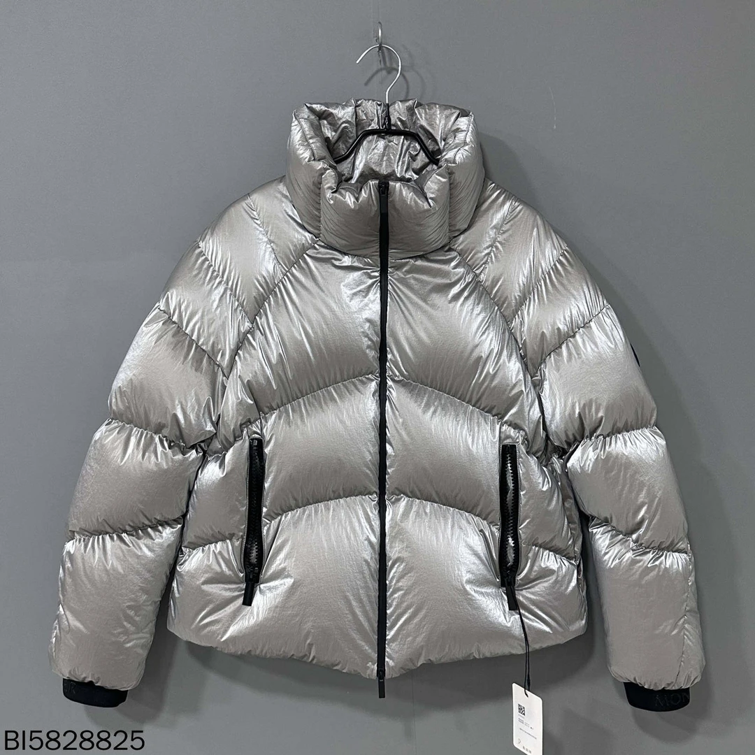 99新 MONCLER Avoriaz 银色短款泡芙羽绒服/1码/28825