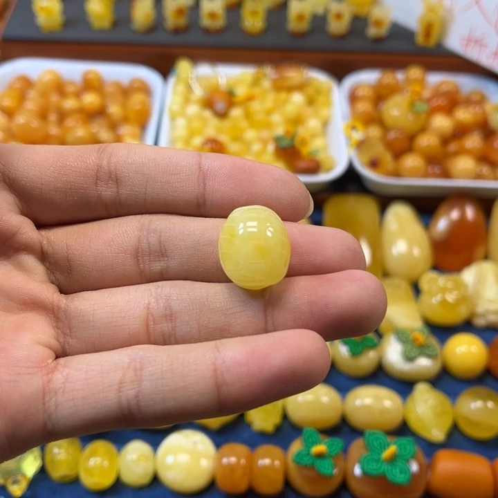 琥珀未镶嵌裸石卡17富甲一方