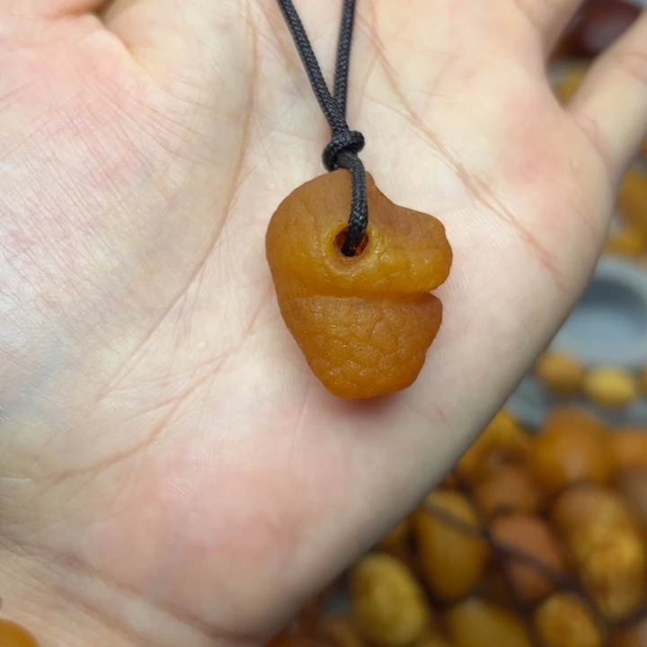 琥珀未镶嵌裸石天然蜜蜡