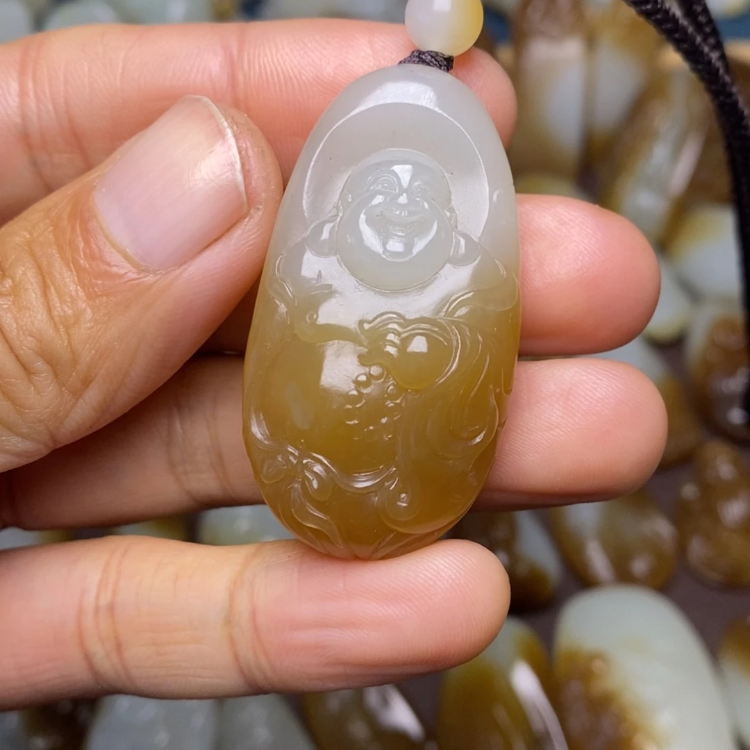和田玉（糖玉）未镶嵌颈饰