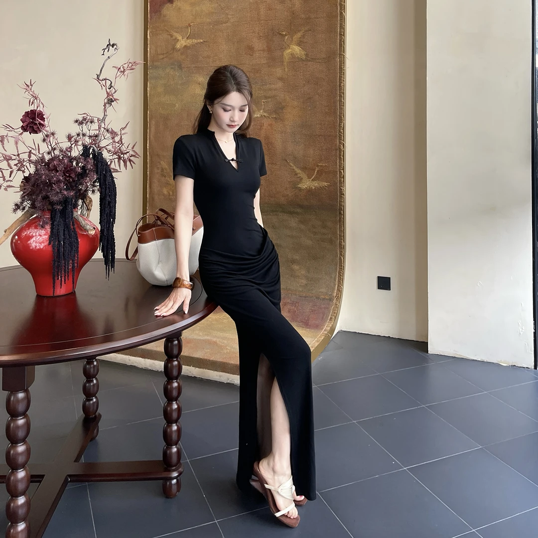 新中式盘扣针织短袖连衣裙2025夏季新款气质修身显身材包臀长裙