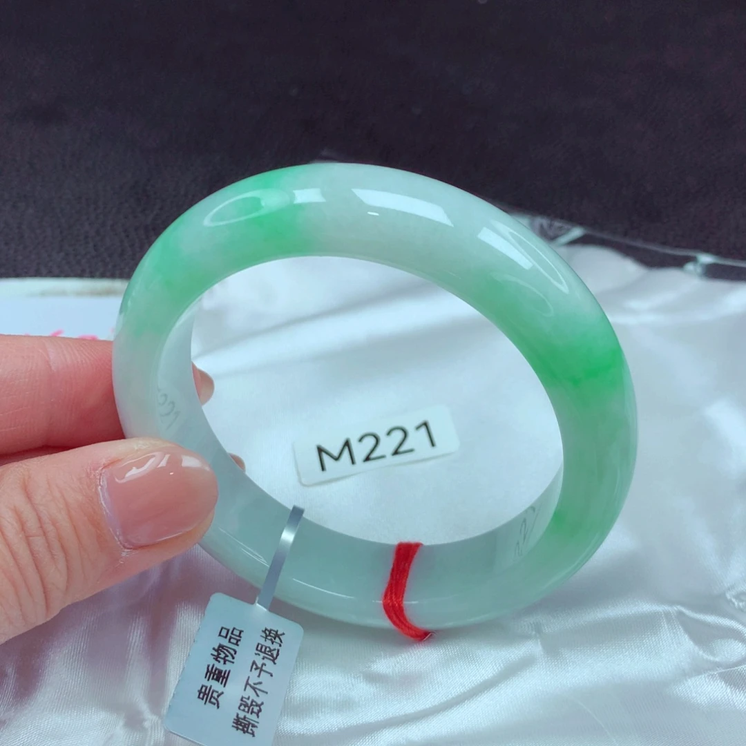 翡翠手镯未镶嵌手镯88