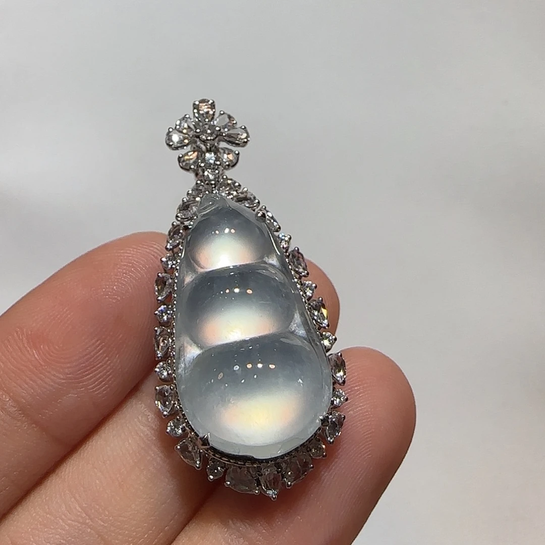 翡翠18K金镶嵌吊坠(不含链)福豆