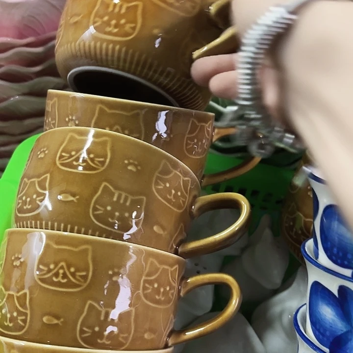 碟微瑕介意勿拍……4个杯