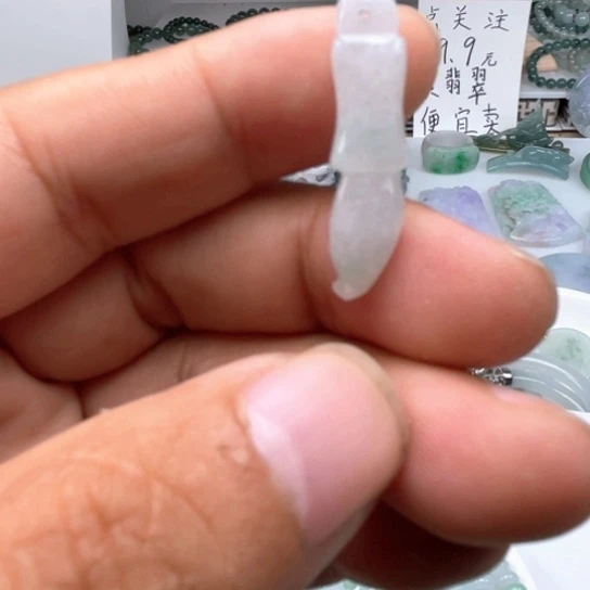 翡翠未镶嵌颈饰翡翠妙笔生花