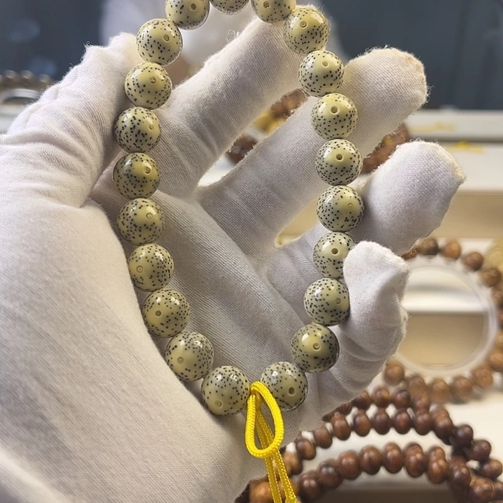 星月菩提吊坠11双留白正圆珠手持石玉