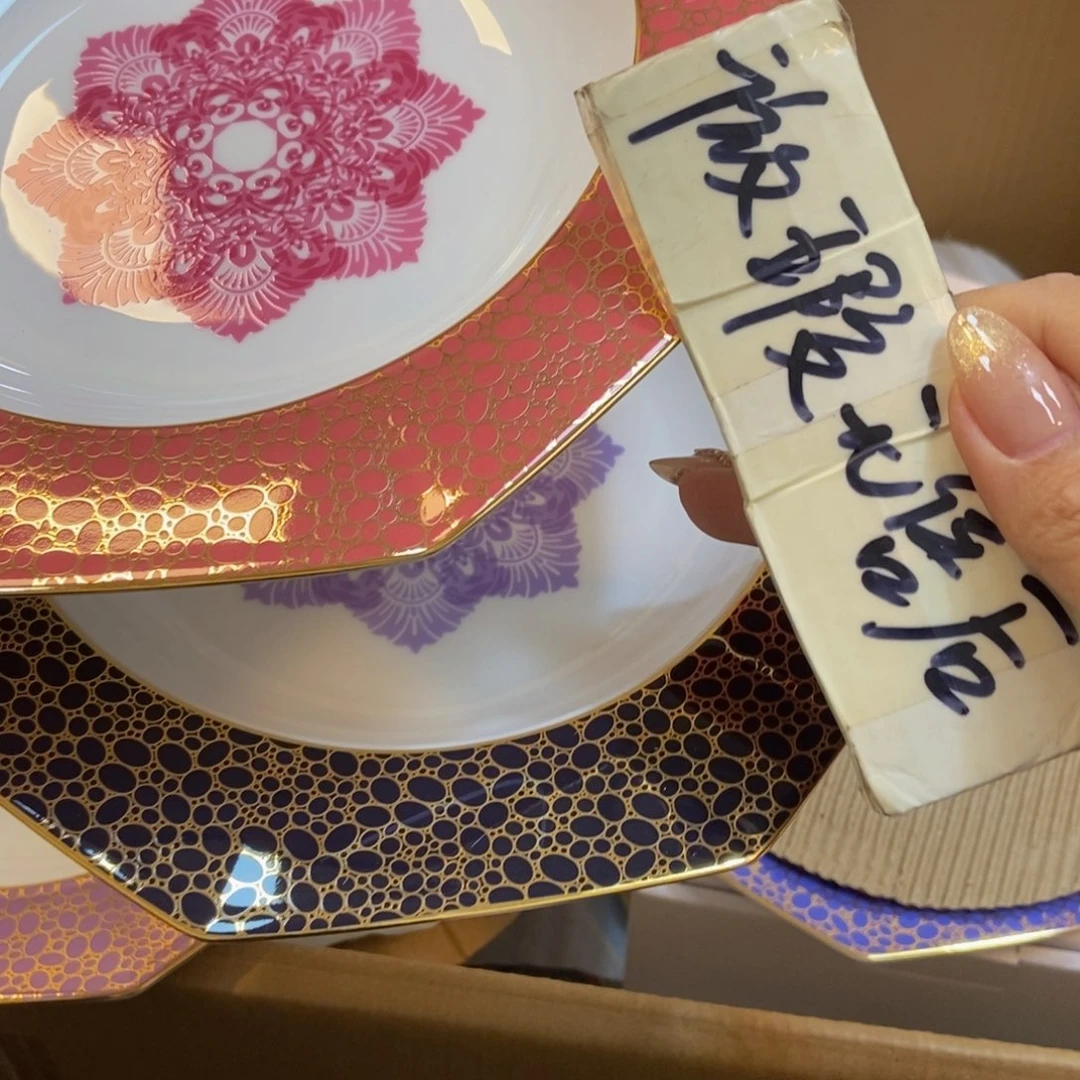 瓷妮***曼两单包邮…………………………