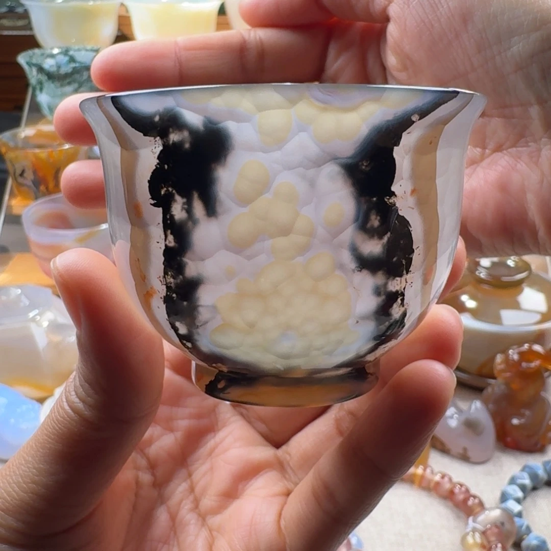 哪***个玛瑙/玉髓未镶嵌玛瑙茶杯
