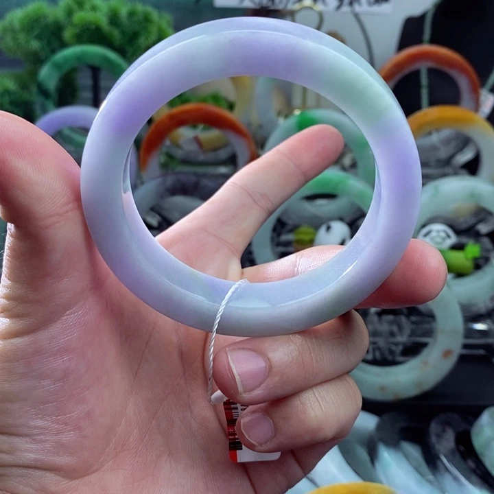 未镶嵌天然翡翠手镯定制翡翠