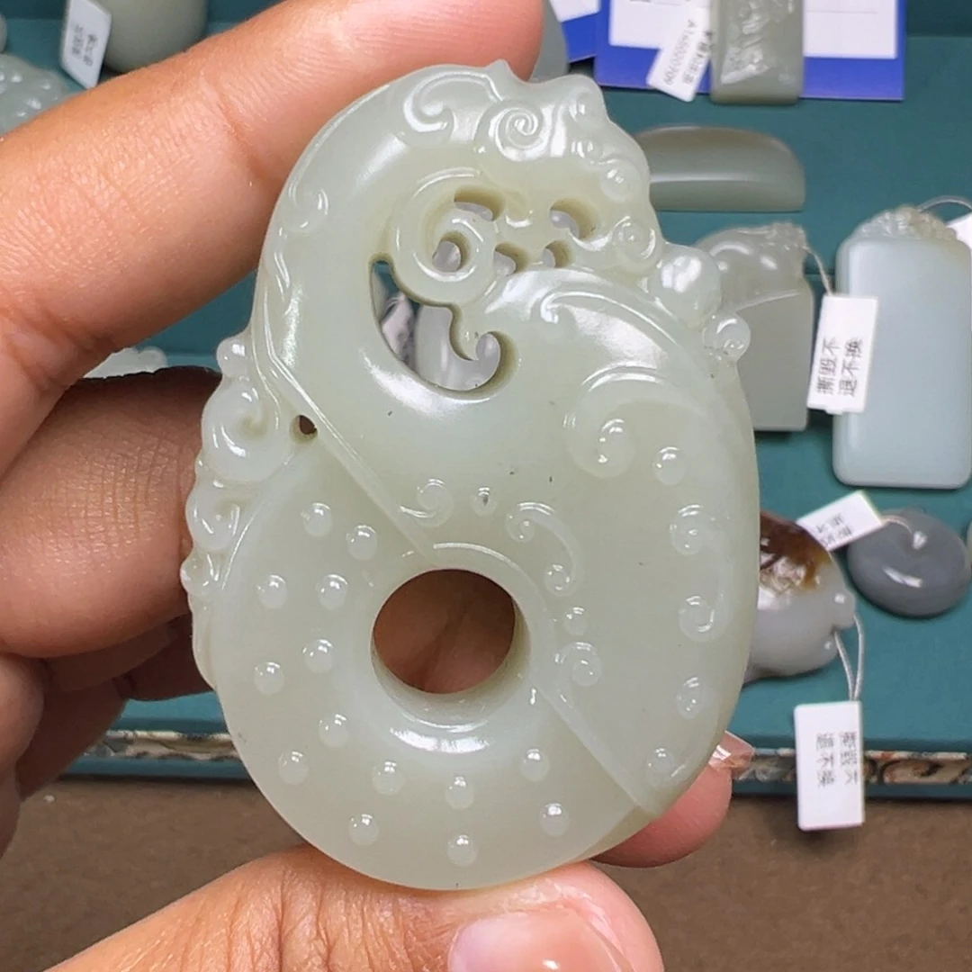 和田玉颈饰未镶嵌