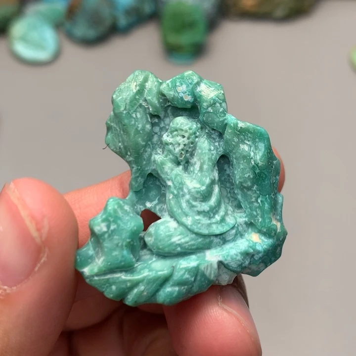 绿松石未镶嵌颈饰