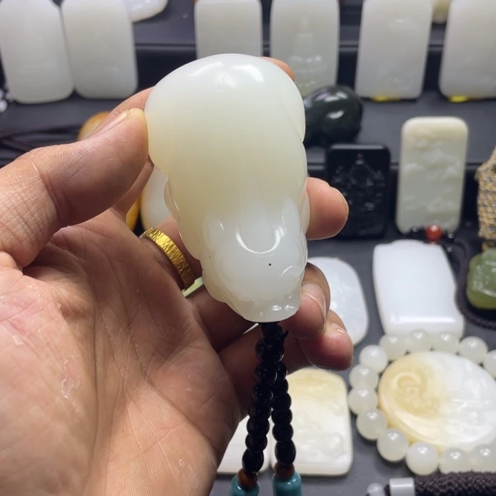 未镶嵌和田玉挂件