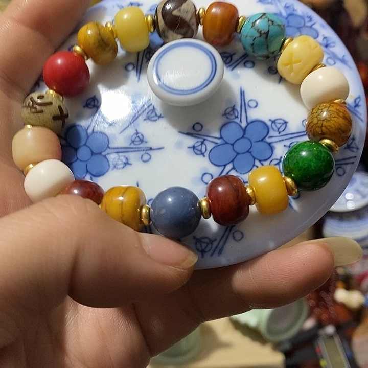瓷器工艺精湛精细