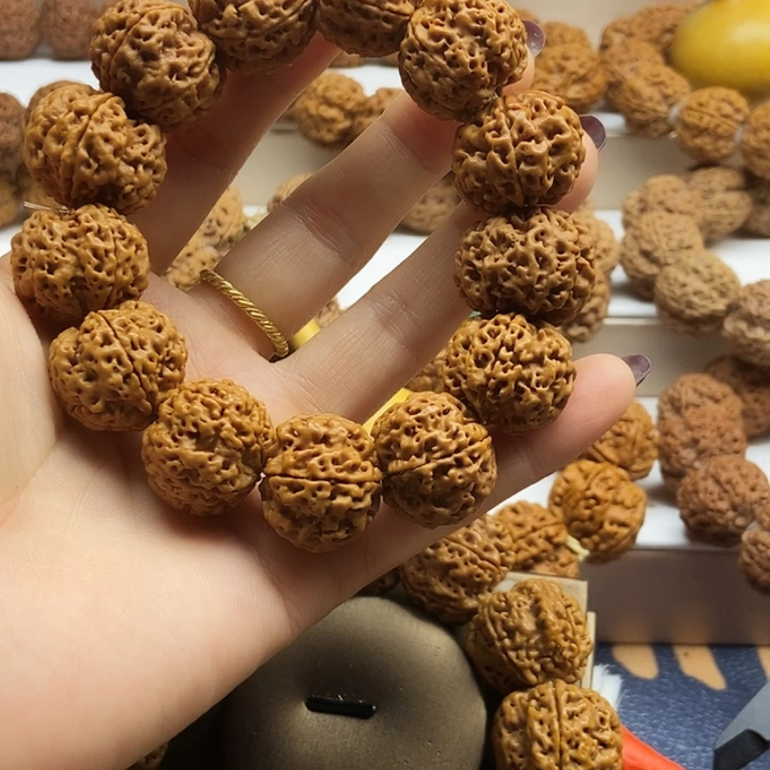 金刚菩提吊坠蜂王梅花