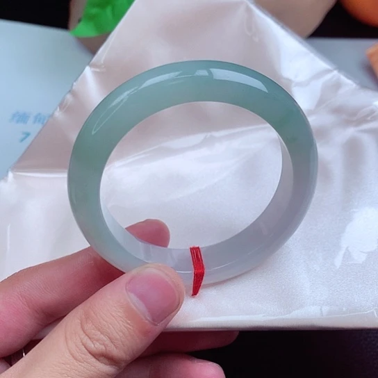 翡翠手镯未镶嵌思正圈