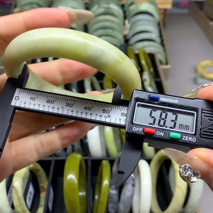 未镶嵌蛇纹石玉手镯167